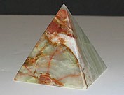 2.5-inch-onyx-pyramid
